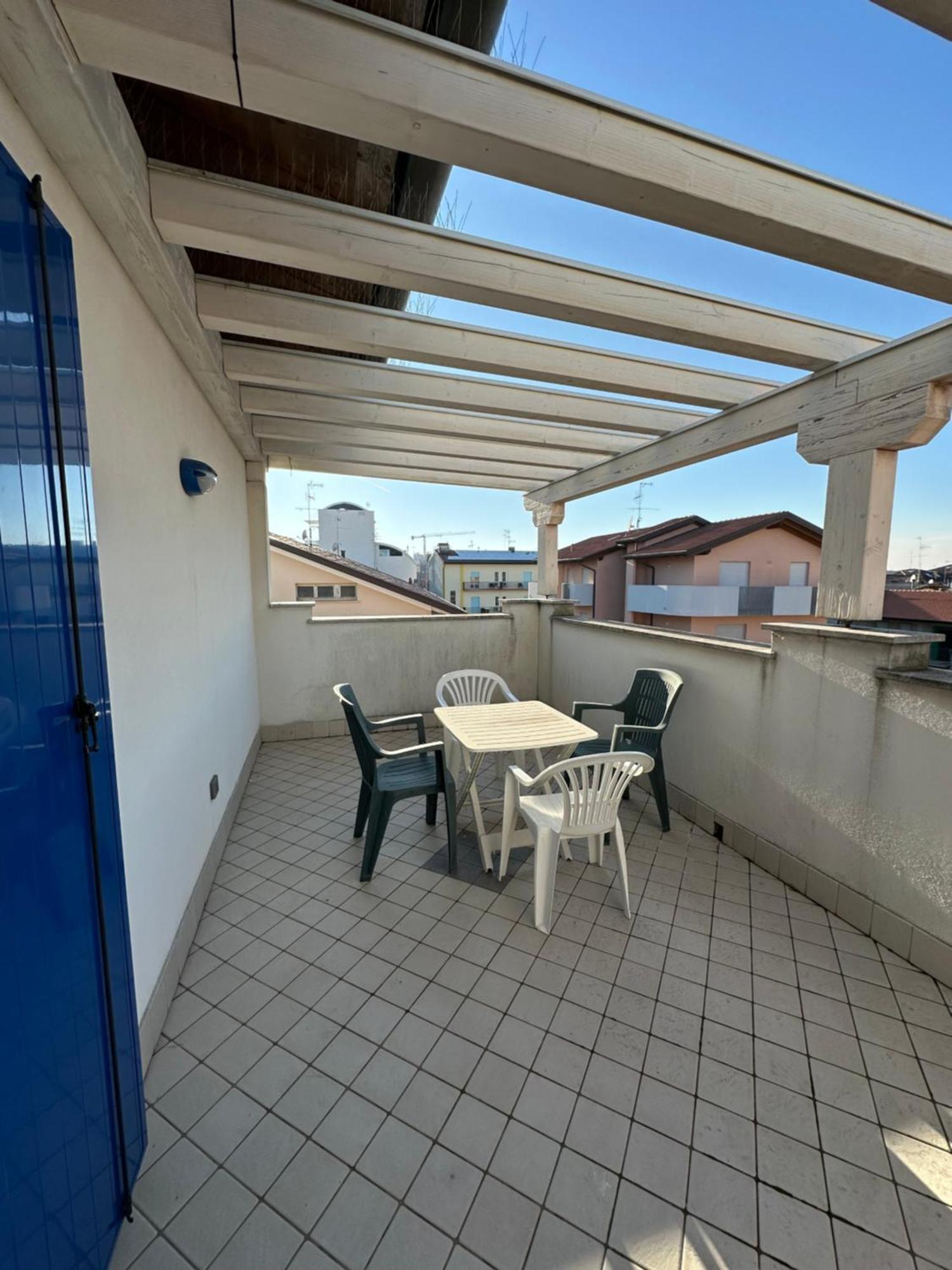 Residence Stefania Attici Su 2 Livelli - Agenzia Cocal Caorle Eksteriør billede