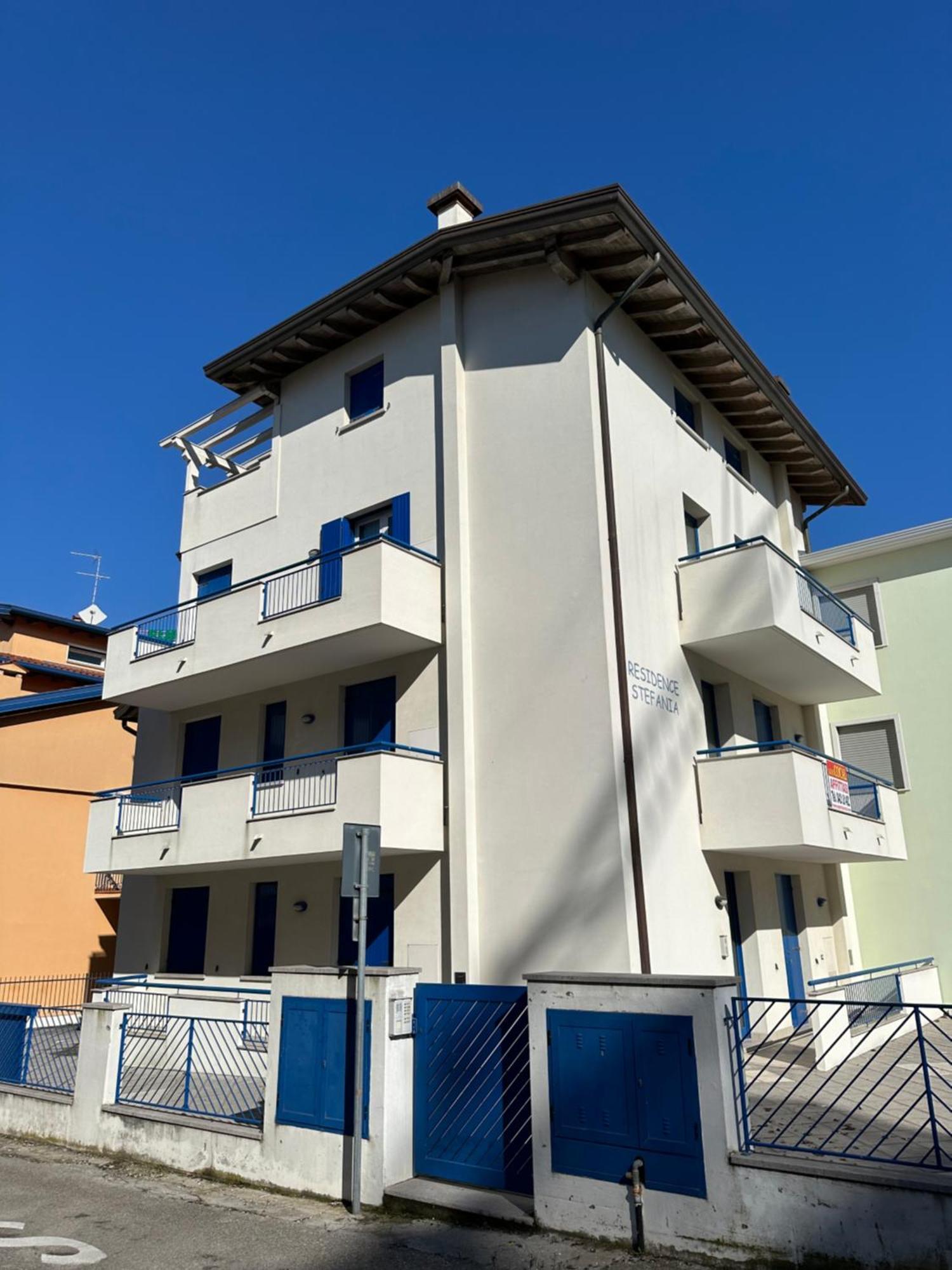 Residence Stefania Attici Su 2 Livelli - Agenzia Cocal Caorle Eksteriør billede