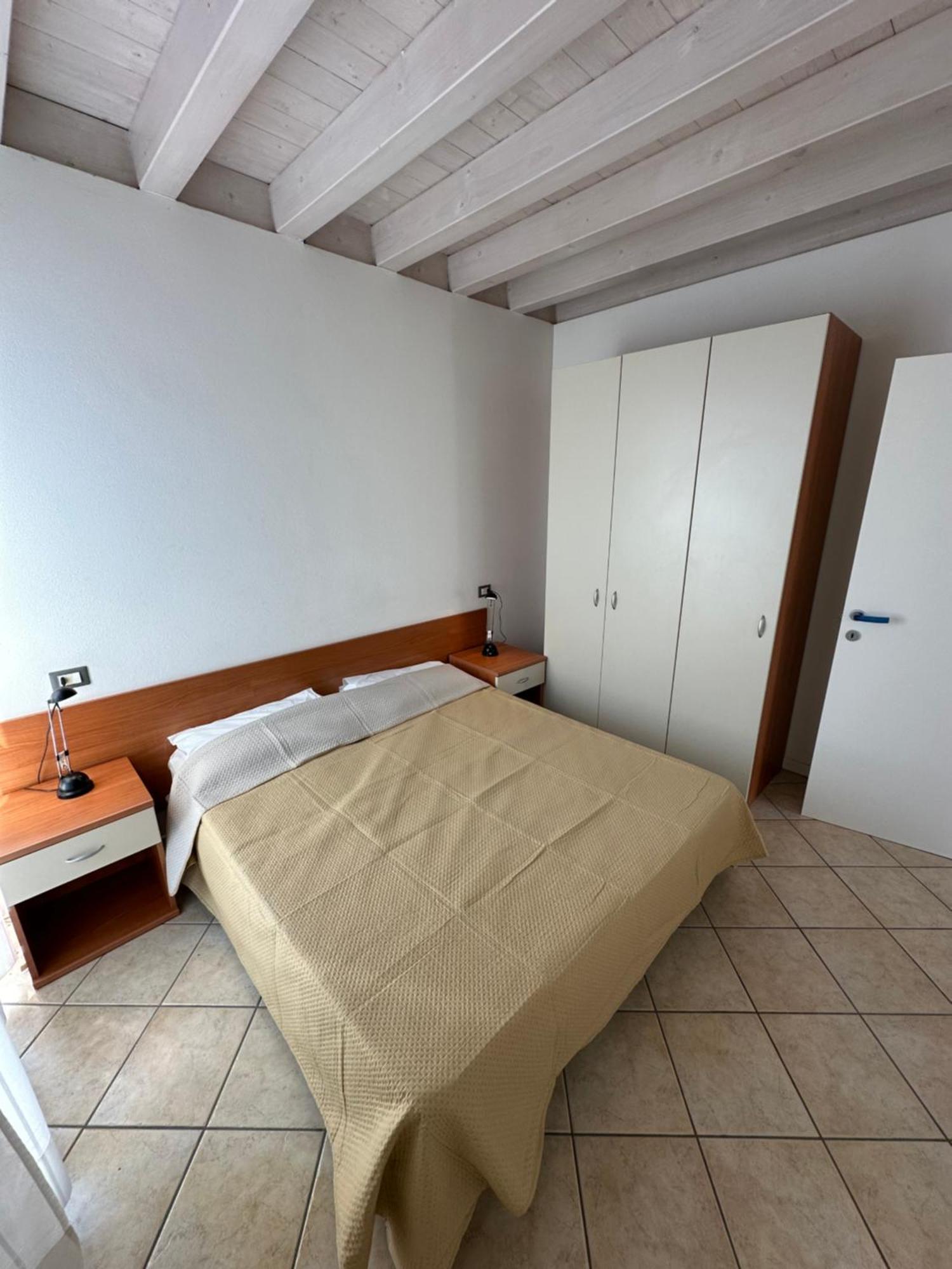 Residence Stefania Attici Su 2 Livelli - Agenzia Cocal Caorle Eksteriør billede